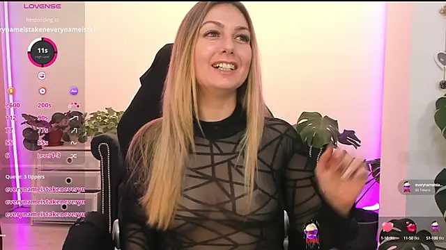 LindaWhite  online show from 12/10/24, 04:17