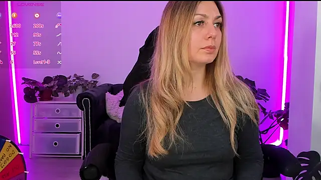 LindaWhite  online show from 12/14/24, 05:03