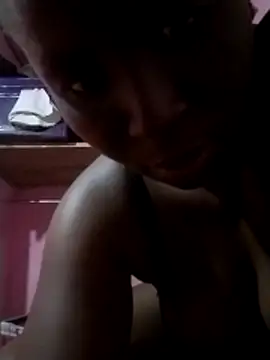 Snapshot of African_Queen20 chatting on 06/05/26, 04:45 African Queen20 online show from 06/05/26, 04:45