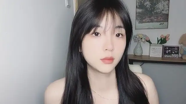 Louise-3 online show from 07/19/26, 11:47