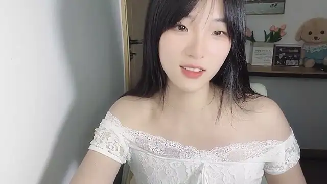 Louise-3 online show from 07/28/26, 04:39