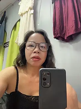 Snapshot of honghong_mother chatting on 06/10/26, 03:07 honghong mother online show from 06/10/26, 03:07