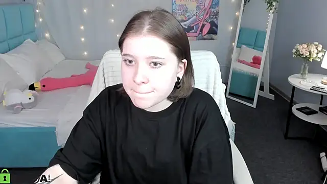 Snapshot of Kylie-Voss chatting on 06/14/26, 03:08 Kylie-Voss online show from 06/14/26, 03:08