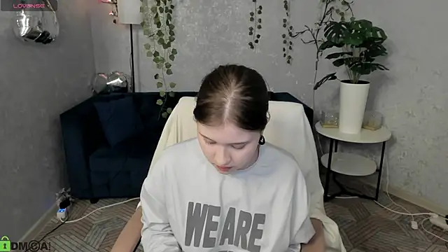 Kylie-Voss online show from 06/22/26, 11:29