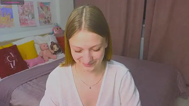 BeatriceLoven online show from 06/14/26, 02:24