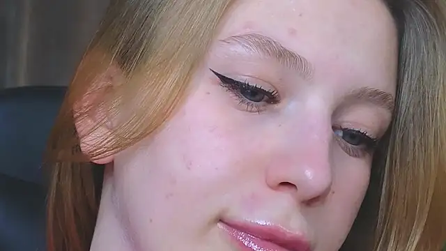 BeatriceLoven online show from 06/27/26, 12:22