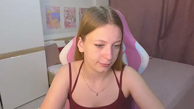 BeatriceLoven online show from 07/18/26, 11:14