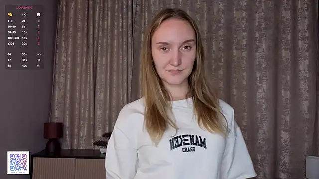 JenevaLitalien online show from 06/18/26, 06:12