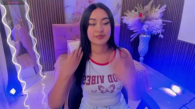 Moonshine tay1 online show from 06/04/26, 11:49