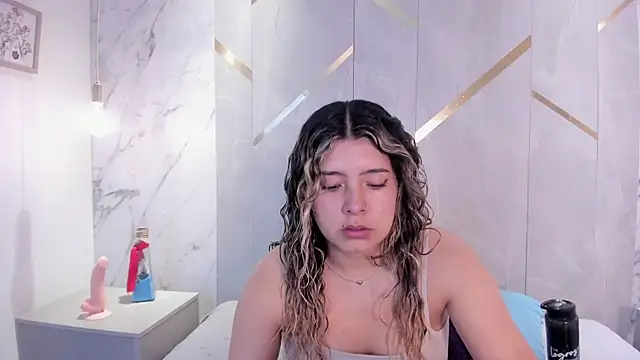 Snapshot of ChloeBelle_ chatting on 06/02/26, 01:02 ChloeBelle online show from 06/02/26, 01:02