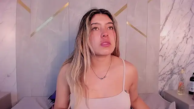 ChloeBelle  online show from 06/17/26, 12:18