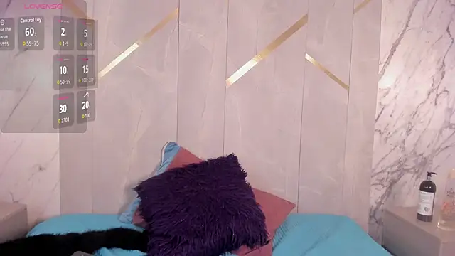 ChloeBelle  online show from 06/22/26, 12:35