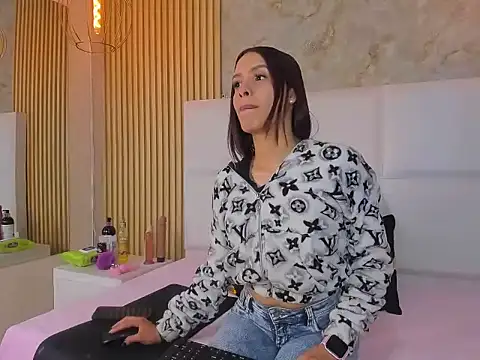 GraceAlexa22 online show from 06/29/26, 03:45