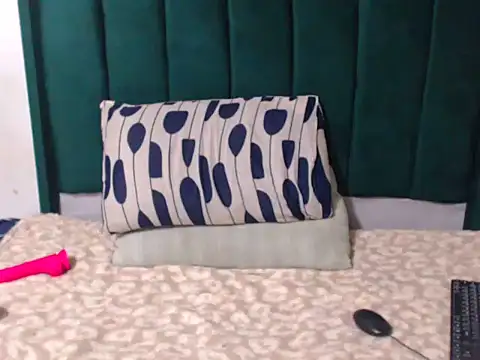 Mellowkittyyellow online show from 07/24/26, 03:59