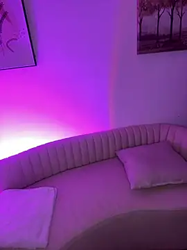 lulu  dreams online show from 06/16/26, 06:10