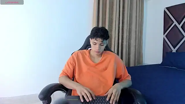 Ithan Hott online show from 07/04/26, 03:45