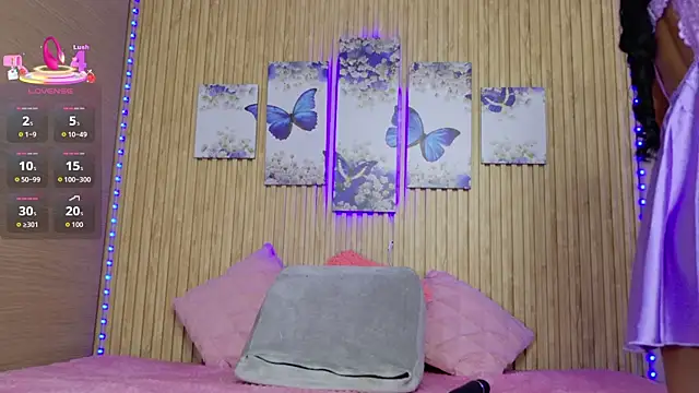 Moonceleste online show from 06/09/26, 12:06