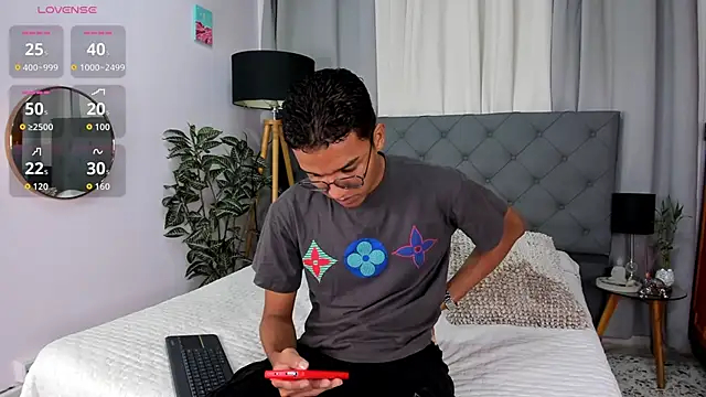 Snapshot of Camilo_Santoss chatting on 06/05/26, 12:11 Camilo Santoss online show from 06/05/26, 12:11