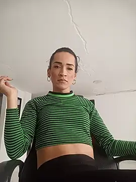Hanna long online show from 07/14/26, 04:23