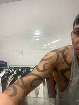 Snapshot of Tatuadomoreno23cm chatting on 06/09/26, 12:44 Tatuadomoreno23cm online show from 06/09/26, 12:44