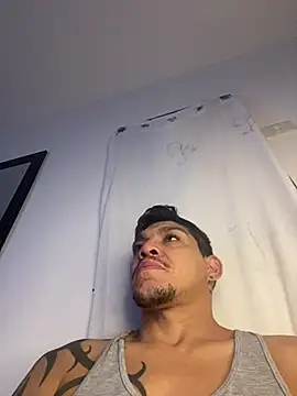 Snapshot of Tatuadomoreno23cm chatting on 06/28/26, 01:28 Tatuadomoreno23cm online show from 06/28/26, 01:28