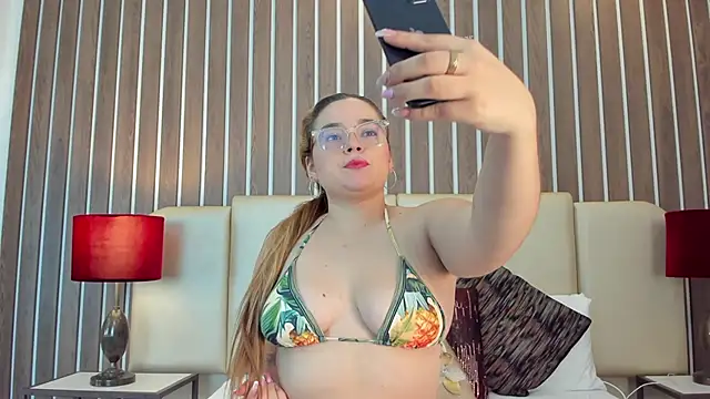 tiffany bell online show from 06/10/26, 08:08