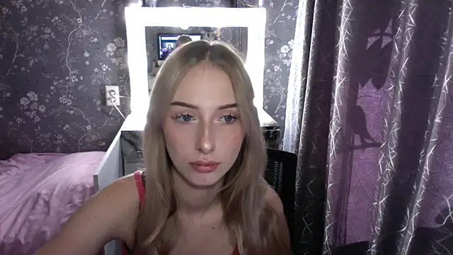 Snapshot of JennaLomeri chatting on 06/08/26, 10:59 JennaLomeri online show from 06/08/26, 10:59