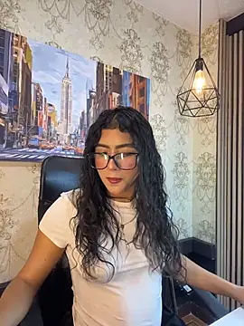 Holly Watson  online show from 07/16/26, 04:51