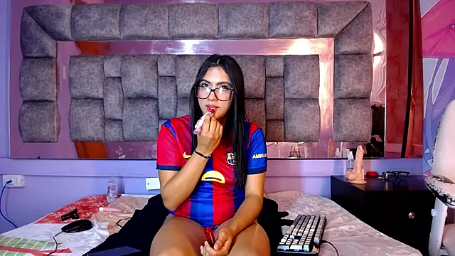 Holly Watson  online show from 07/28/26, 03:21
