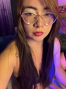 Snapshot of arilynn_ chatting on 06/14/26, 04:58 arilynn online show from 06/14/26, 04:58