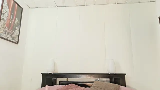 Loretahorny25 online show from 07/05/26, 11:06