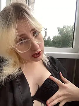 xp blondie online show from 06/11/26, 12:47