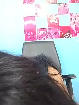 Naughty Kiara  online show from 06/08/26, 04:24