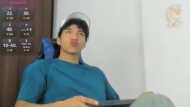 Snapshot of Maximiliano_Young chatting on 05/31/26, 12:56 Maximiliano Young online show from 05/31/26, 12:56
