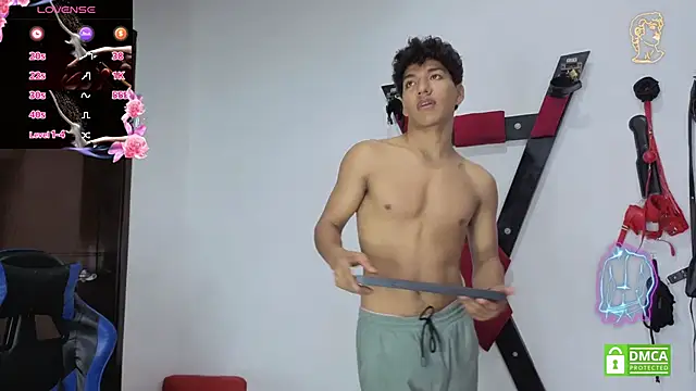 Maximiliano Young online show from 06/19/26, 01:04