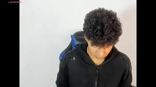 Maximiliano Young online show from 07/21/26, 01:35