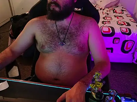 Snapshot of Latinbearhairy chatting on 06/12/26, 04:11 Latinbearhairy online show from 06/12/26, 04:11