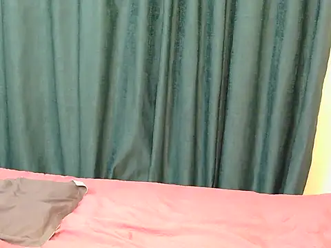 Snapshot of Nicole_ness chatting on 06/10/26, 11:53 Nicole ness online show from 06/10/26, 11:53