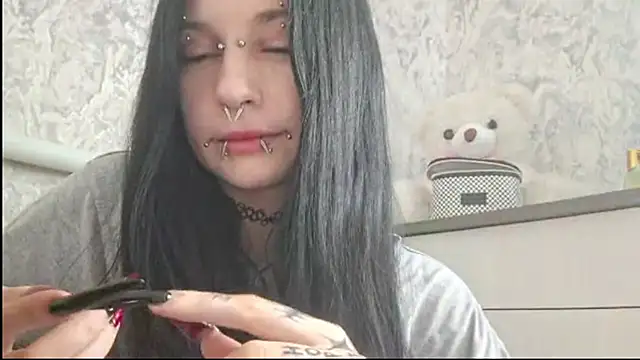 Snapshot of KrissyHiott chatting on 06/12/26, 04:11 KrissyHiott online show from 06/12/26, 04:11