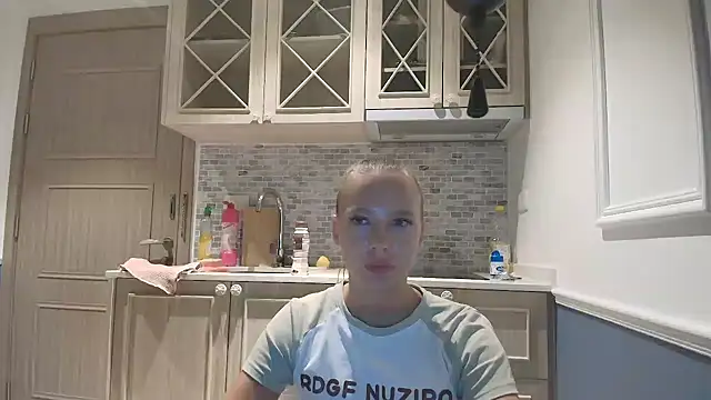 Snapshot of Linnea_analochka chatting on 06/06/26, 12:54 Linnea analochka online show from 06/06/26, 12:54