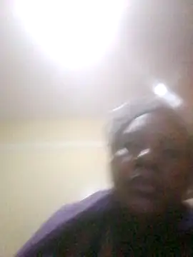 Creamymom4 online show from 06/17/26, 09:34