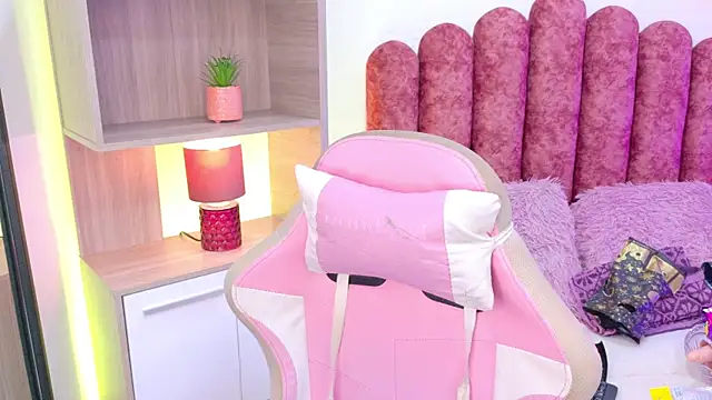 CamilleBlair  online show from 07/02/26, 12:11