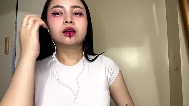 Snapshot of KrystaDonnellan chatting on 06/01/26, 11:12 KrystaDonnellan online show from 06/01/26, 11:12