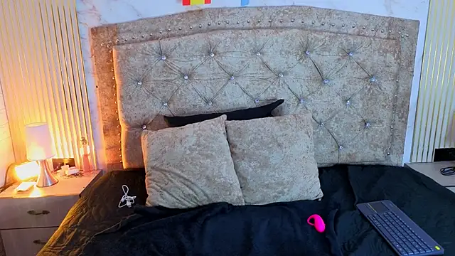 AshlyBloom1 online show from 07/02/26, 12:11