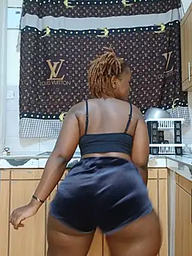 Snapshot of Ssexyie_juls chatting on 07/05/26, 02:07 Ssexyie juls online show from 07/05/26, 02:07