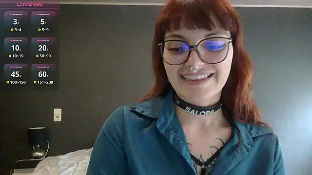 Roxane Bloodycherry online show from 06/18/26, 04:22