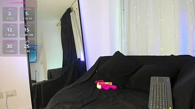 ScarlettJhonsonn online show from 07/28/26, 12:23