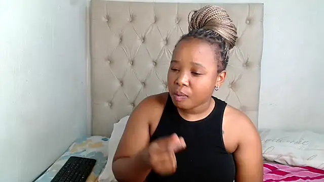 Lihle 00 online show from 07/22/26, 12:13