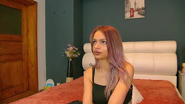 Tiny Tease online show from 06/01/26, 08:10