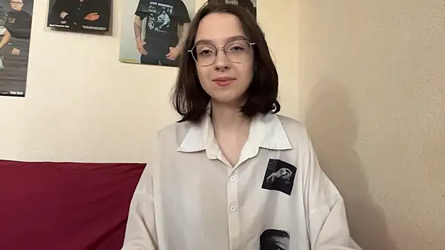 Snapshot of KathieLorentzen chatting on 06/10/26, 04:17 KathieLorentzen online show from 06/10/26, 04:17